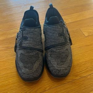 FootJoy golf shoes. Size 9 medium. Runs a little big